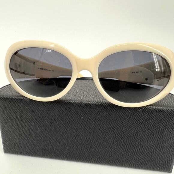 FENDI Vintage Ivory Sunglasses Small Adult with Hard Case (not original) - Picture 1 of 14
